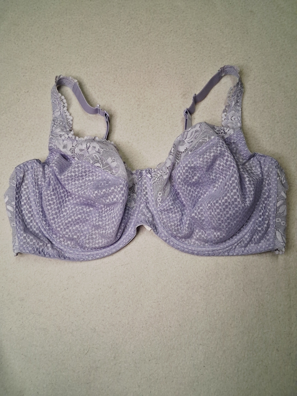 Lace-Trim Lavender Underwire Bra with Supportive Cups